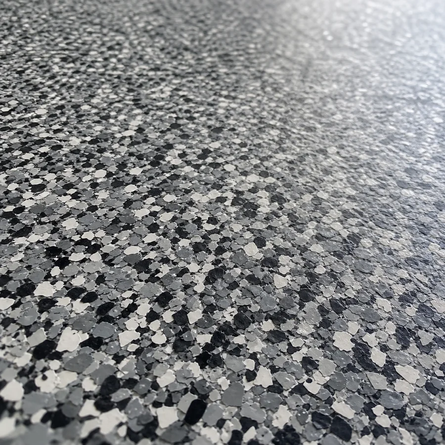 Decoratieve flakes vloerafwerking