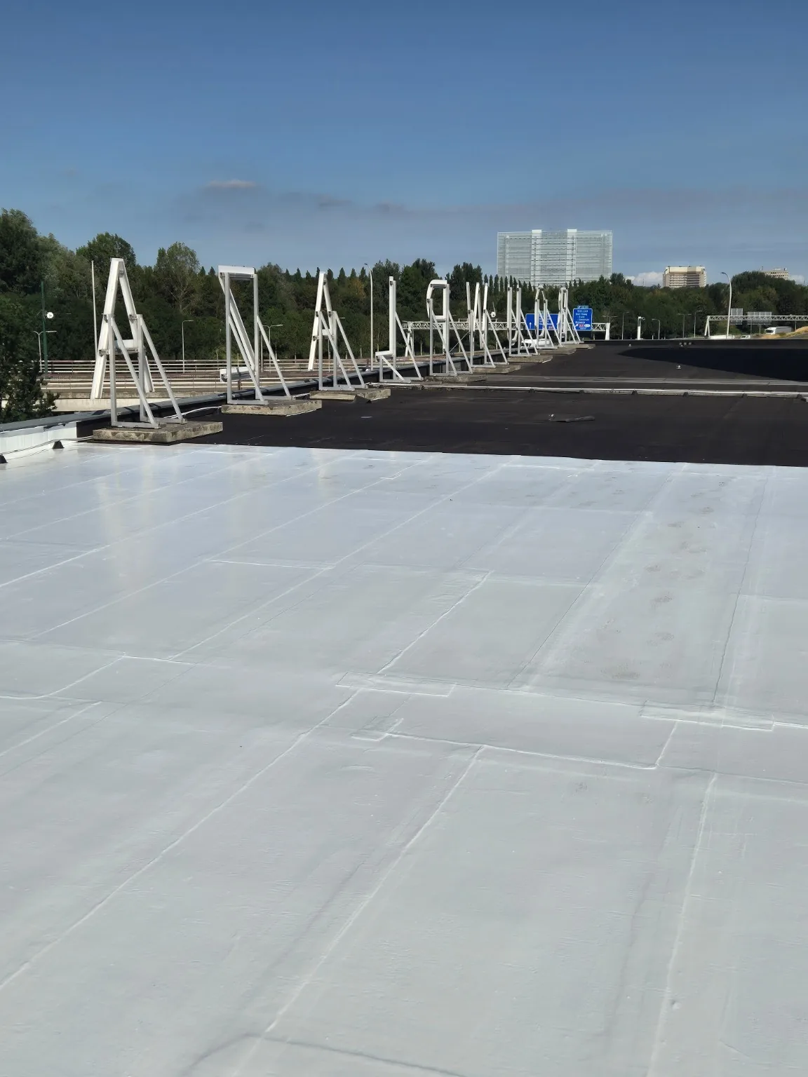 Laatste beschikbare fase van Dakcoating in Den Haag: 125 m² bitumen bedrijfsdak als cool roof