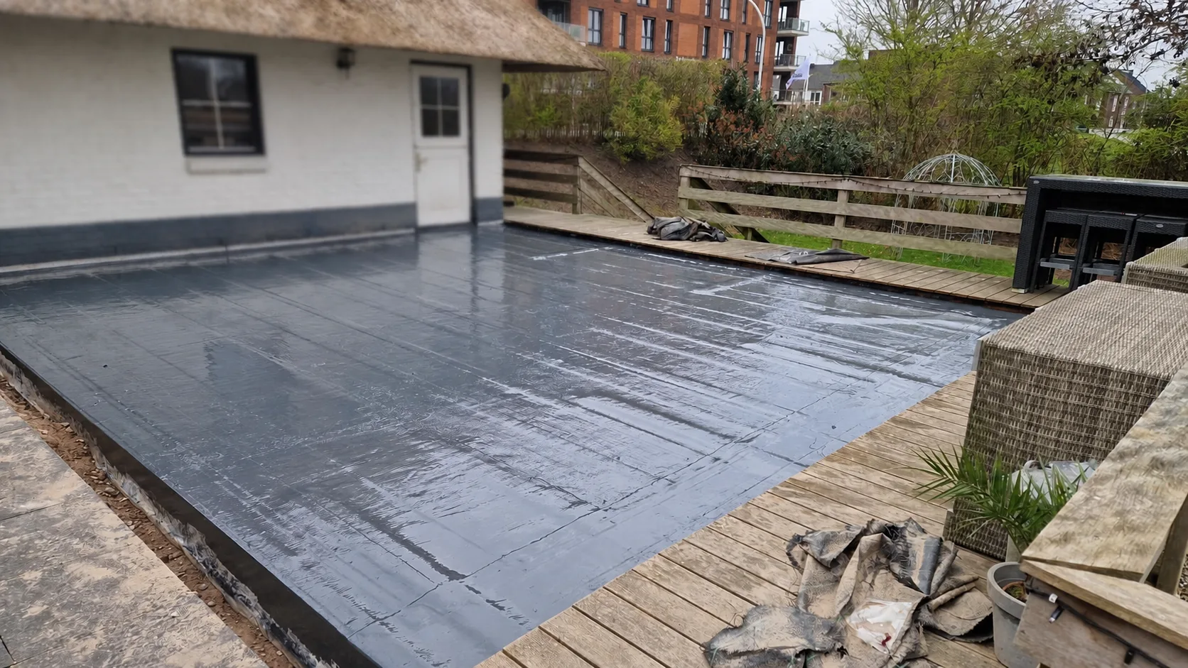 Waterdicht afgewerkt terrasdak van circa 60 vierkante meter in Vinkeveen